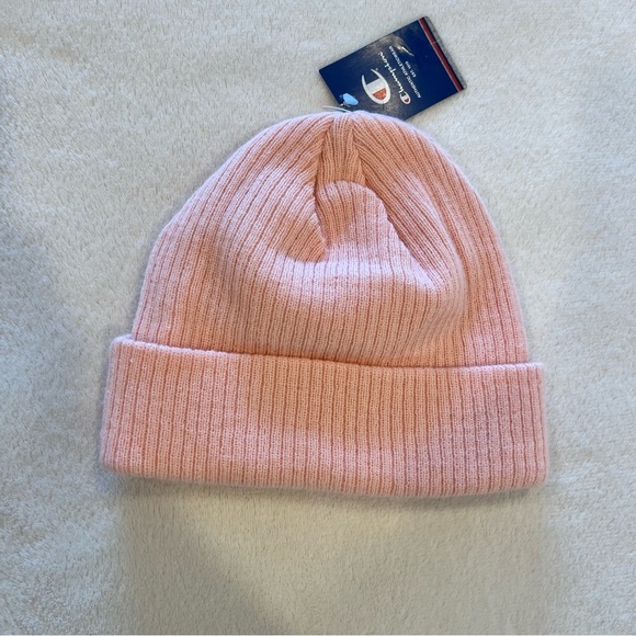 🔆 Bundle items 6 for $30 NWT Champion Beanie - Picture 3 of 3